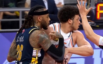 开云体育网址-突发！粤沪大战，卢伟宣布超级外援轮休，球迷：或是烟雾弹？